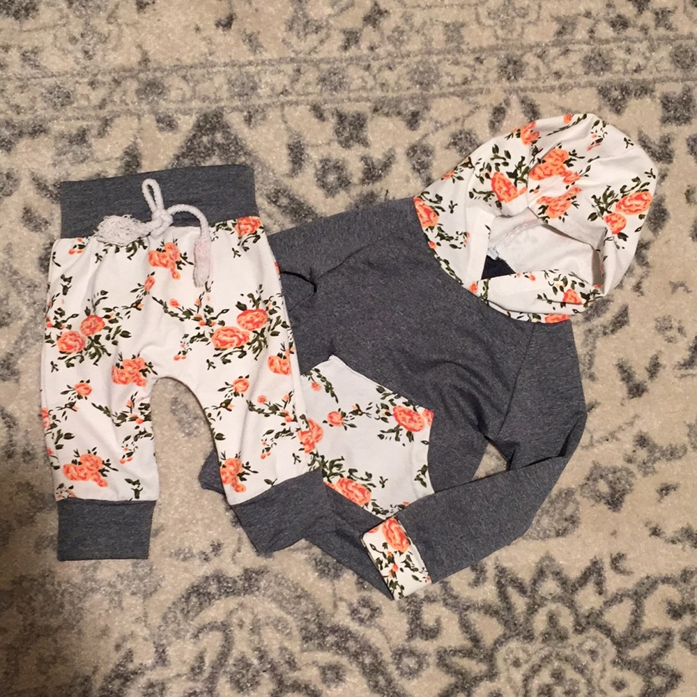 🚫SOLD🚫 Hoodie and pants set baby girl floral